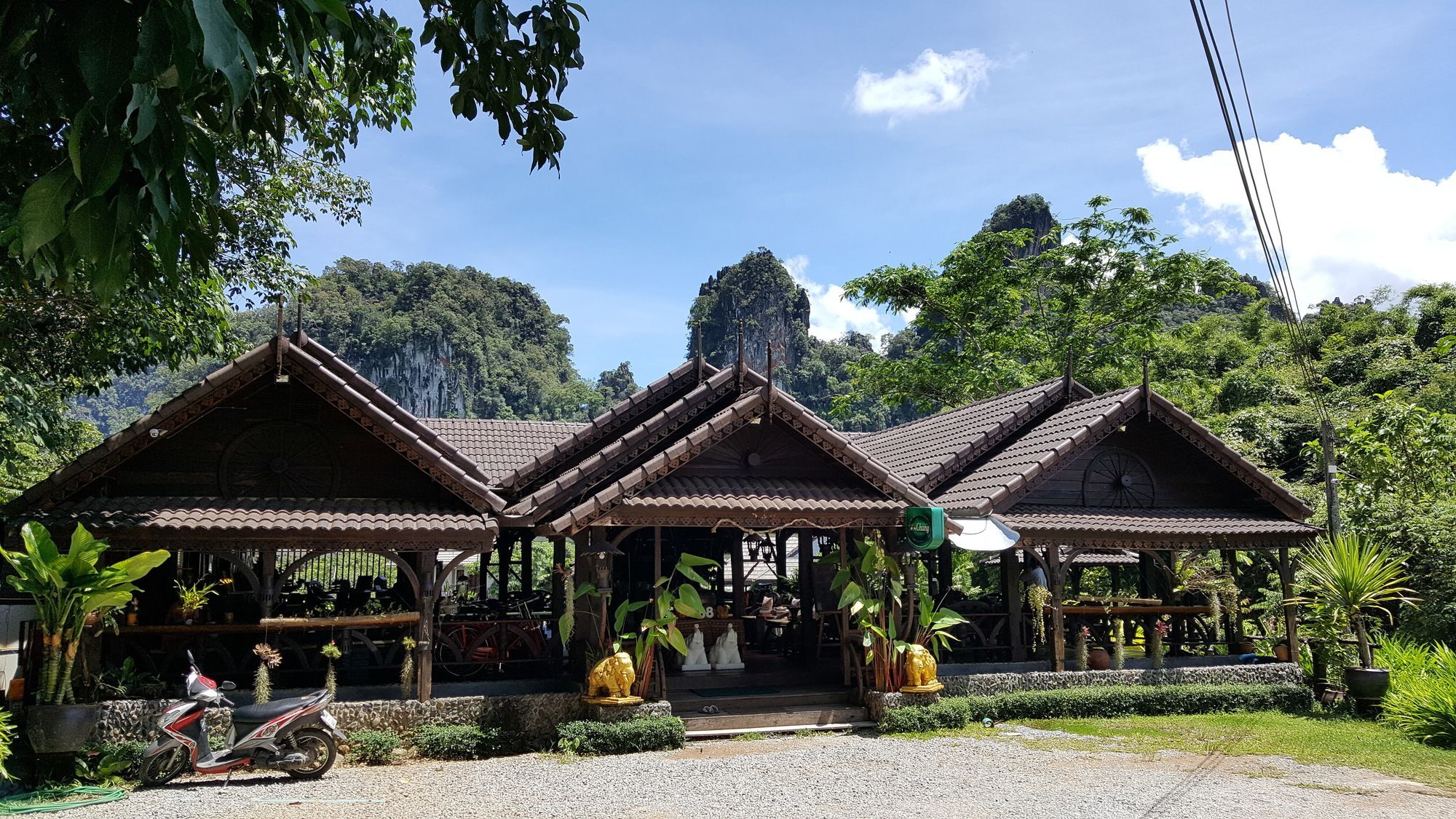 Montania Lifestyle Hotel Phanom Eksteriør bilde