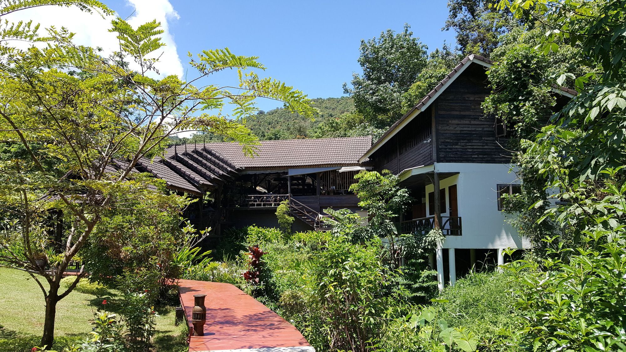 Montania Lifestyle Hotel Phanom Eksteriør bilde